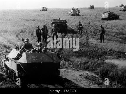 Véhicule de transport de troupes allemandes à l'avant de Donetsk, Juin 1942 Banque D'Images