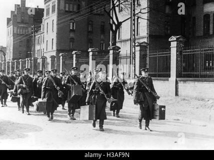 L'armée lituanienne quitte Memel, 1939 Banque D'Images