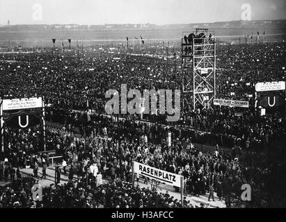 Rassemblement de masse sur le terrain de Tempelhof le 1 mai, 1934 Banque D'Images