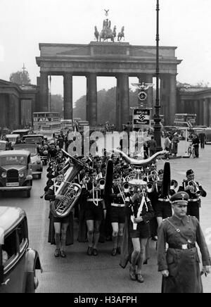 De mars Jungvolk dirigeants à Berlin, 1937 Banque D'Images