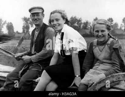 BDM-membres avec les agriculteurs, 1940 Banque D'Images