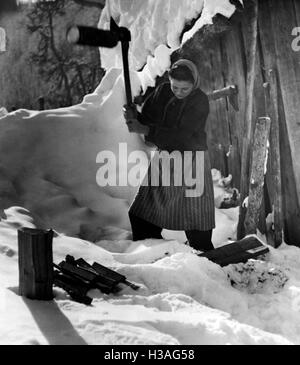 Les filles au cours de BDM service Landdienst (pays) en hiver, 1942 Banque D'Images