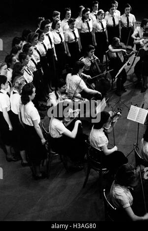 L'opéra de la BDM-Werk Glaube und Schoenheit (BDM-travail, la foi et la beauté de la société), Prague 1941 Banque D'Images