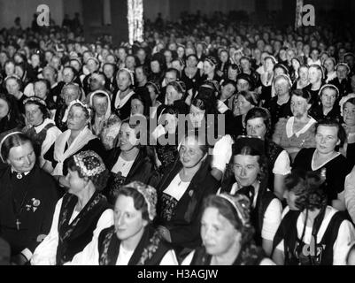 Les membres de la Ligue des femmes national-socialiste à Nuremberg, 1936 l Banque D'Images