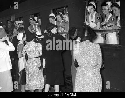 Service auxiliaire de guerre de la Ligue des femmes nationales-socialistes en Belgique, 1940 Banque D'Images