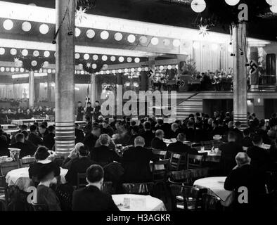 Réunion du personnel de la maison d'édition Scherl à Berlin, 1936 Banque D'Images