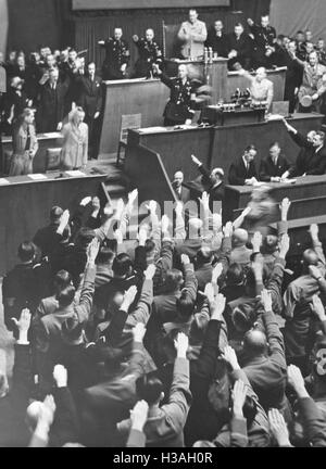 Salut Hitler au Reichstag à Berlin l'Opéra Kroll, 1936 Banque D'Images