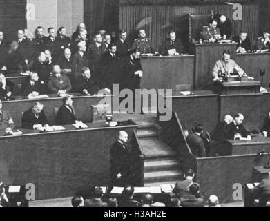 Adolf Hitler parle de la Loi d'Habilitation à Berlin, 1933 Banque D'Images