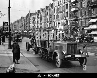 Défilé de la Wehrmacht sur l'anniversaire de Hitler à Berlin, 1938 Banque D'Images