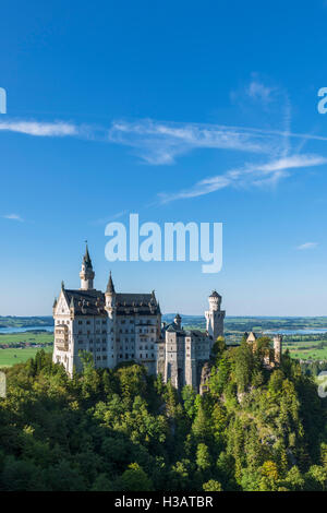 Le château de Neuschwanstein (Schloss Neuschwanstein), le palais de contes de fées construit par le roi Louis II de Bavière, Hohenschwangau, Allemagne Banque D'Images