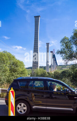 Hochmoselübergang non fini B50 pont de l'autoroute, Ürzig, Mosel, Allemagne Banque D'Images