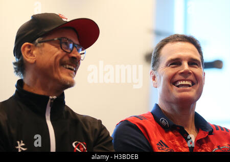 L'entraîneur-chef de l'Ulster Les Kiss (à gauche) et directeur de Munster rugby Rassie Erasmus au cours de l'European Rugby Champions Cup/Challenge Cup Pro 12 Clubs lancer au centre de convention de Dublin, Irlande. ASSOCIATION DE PRESSE Photo. Photo date : mercredi 5 octobre 2016. Crédit photo doit se lire : Brian Lawless/PA Wire. RESTRICTIONS : usage éditorial uniquement, pas d'utilisation commerciale sans autorisation préalable, veuillez contacter PA Images pour plus de renseignements : Tél :  +44 (0) 115 8447447. Banque D'Images