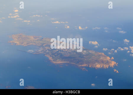 Alderney Channel Islands prises à partir d'un avion Banque D'Images