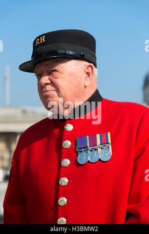 A Chelsea retraité, qui avait servi en Malaisie, à Trafalgar Square, le 15 septembre 2016. Banque D'Images