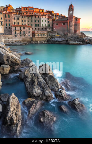 La mer village de Tellaro, Lerici, Golfe de La Spezia, Ligurie, Italie. Banque D'Images