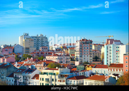 L'architecture de Lisbonne moderne à la lumière du soleil. Portugal