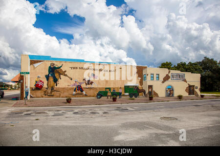 Peinture murale de rodéo sur le côté du bâtiment dans Arcadia Florida Banque D'Images