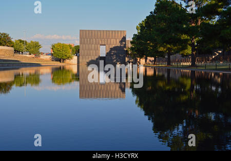 Le miroir d'eau, 9:01 Gate, Memorial et à l'Oklahoma City National Monument. Banque D'Images