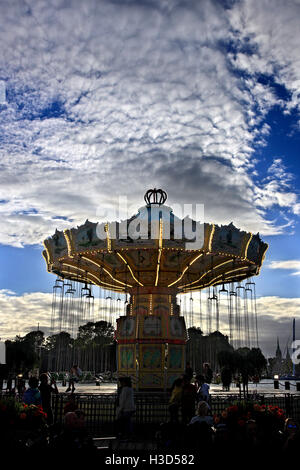 Grona Lund Tivoli (Luna Park) autour de coucher de soleil, Djurgarden, Stockholm, Suède Banque D'Images