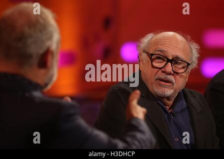 Danny DeVito pendant le tournage de The Graham Norton Show à la London Studios à Londres, pour être diffusé sur BBC1 le vendredi soir. Banque D'Images