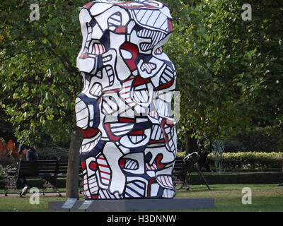 Londres, Royaume-Uni. 6 octobre, 2016. Parc des sculptures de la Frise s'ouvre au public à Regent's Park, London,UK Crédit : Nastia M/Alamy Live News Banque D'Images