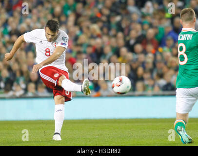 Aviva Stadium de Dublin, Irlande. 06 Oct, 2016. Qualification pour la Coupe du Monde FIFA Football. République d'Irlande contre la Géorgie. Valeri Kazaishvili avec un tir de la Géorgie. Credit : Action Plus Sport/Alamy Live News Banque D'Images