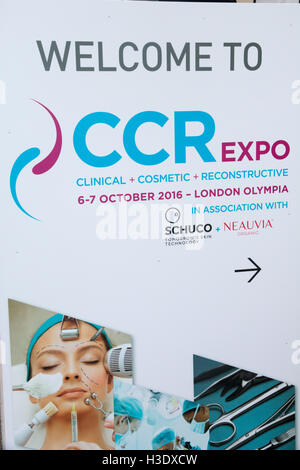 Olympia, Londres, Royaume-Uni. 6 octobre, 2016. Enseigne-affiche à l'entrée du parc des expositions Olympia Londres CCRexpo au Crédit : WansfordPhoto/Alamy Live News Banque D'Images