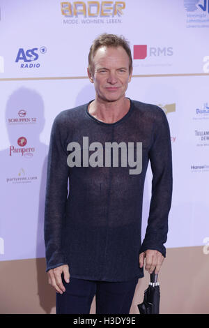 Musicien britannique Sting arrive pour la radio allemande (Deutscher Radiopreis Prix) Cérémonie de remise des prix, à Hambourg, Allemagne, 06 octobre 2016. PHOTO : GEORG WENDT/DPA Banque D'Images