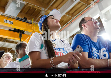 Las Vegas, Nevada, USA. 6 octobre, 2016. La foule se rassemble pour le Plus Forts Ensemble Ralley sur Octobre 4th, 2016 au Springs Preserve à Las Vegas, NV. Crédit : l'accès Photo/Alamy Live News Banque D'Images