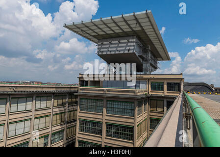 Toit de l'Édifice Lingotto et Renzo Paino Bâtiment de l'ancienne usine Fiat à Turin, Italie. Banque D'Images