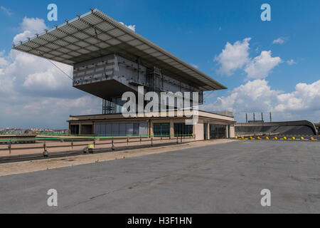 Toit de l'Édifice Lingotto et Renzo Paino et bâtiment de l'ancienne piste d'essai de l'usine Fiat à Turin, Italie. Banque D'Images