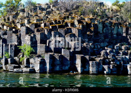 Des orgues basaltiques le long du cours inférieur de la rivière au Saumon dans le centre-ouest de l'Oregon Banque D'Images