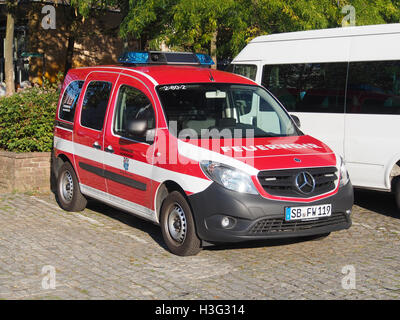 Mercedes Feuerwehr Saarbrücken Unit 2-60-2 pic1 Banque D'Images