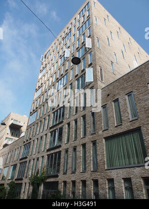Cette image représente Winthonstraat, une rue capturée dans une photographie mettant en valeur l'architecture et l'atmosphère de l'endroit. La scène représente probablement un paysage urbain, peut-être d'une ville européenne, montrant la vie quotidienne. Banque D'Images