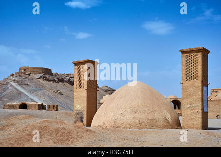 La province de Yazd, Iran, Yazd, les tours du silence, site zoroastrienne Banque D'Images