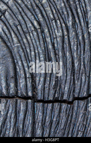 De lave pahoehoe Ropey en cassant de rides, souvent avec des fissures profondes, à Kilauea, Hawaii,. Banque D'Images