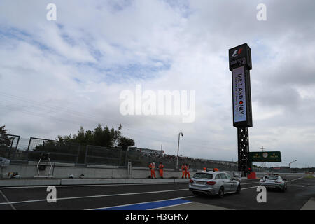 Circuit de Suzuka Suzuka, ville, préfecture de Mie, au Japon. 05Th Oct, 2018. Grand Prix de Formule 1 du Japon. La séance de qualification. Voiture de sécurité attend à la fin de la voie des stands : Action Crédit Plus Sport/Alamy Live News Banque D'Images