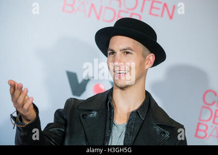 Cologne, Allemagne. 05Th Oct, 2016. Acteur Tim Oliver Shultz vu à Cologne, Allemagne, 05 octobre 2016. Chaîne de télévision commerciale allemande Vox a présenté la deuxième saison de sa série primée 'Club der Roten Baender" (lit. Club des bandes rouges', avec de nouveaux épisodes prévue pour diffuser le 07 novembre 2016. Photo : Rolf Vennenbernd/dpa/Alamy Live News Banque D'Images