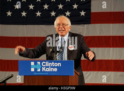 Philadelphie, USA, 08 octobre 2016. Le sénateur Bernie Sanders faisant campagne pour Hillary Clinton à l'Université des Arts Gershman Hall le 8 octobre 2016 à Philadelphie, PA. Crédit : l'accès Photo/Alamy Live News Banque D'Images