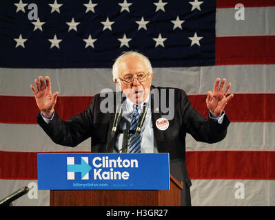 Philadelphie, USA, 08 octobre 2016. Le sénateur Bernie Sanders faisant campagne pour Hillary Clinton à l'Université des Arts Gershman Hall le 8 octobre 2016 à Philadelphie, PA. Crédit : l'accès Photo/Alamy Live News Banque D'Images