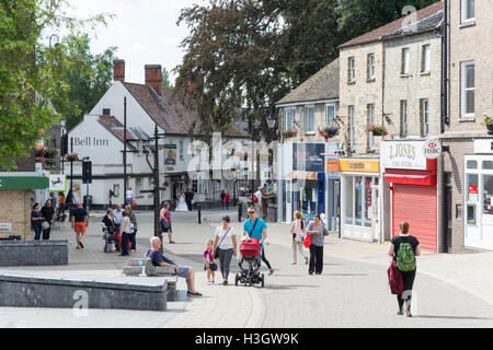 Zone piétonne, rue King, Thetford, Norfolk, Angleterre, Royaume-Uni Banque D'Images