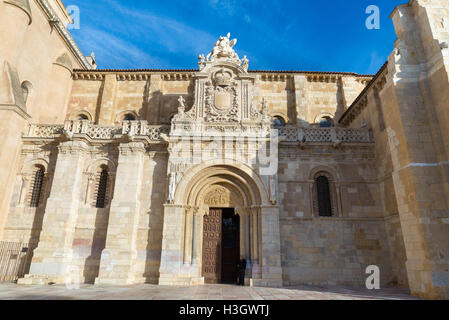 Basilique de San Isidoro de León - Espagne Banque D'Images