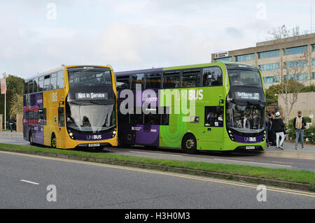 Récemment livré plus de 1623 Bus (HF66 CDY), un Alexander Dennis Enviro 400MMC, sort similaire passé 1624 (HF66 CDZ). Banque D'Images