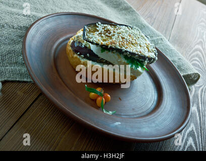 Aubergines grillées et Portobello Sandwich. close up Banque D'Images