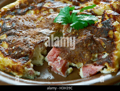 Lunch délicieux frittata au chorizo espagnol close up Banque D'Images