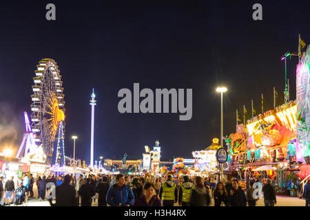 München, Munich : la bière Oktoberfest : manèges, grande roue, Bavaria statue, Oberbayern, Upper Bavaria, Bayern, Bavaria, Germany Banque D'Images