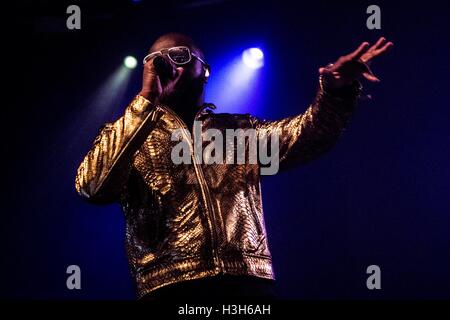 Maitre Gims effectue vivre à Milan, Italie, le 10 mai 2016 Banque D'Images