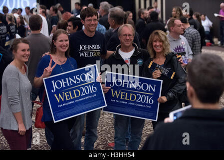Johnson/soudure participants rallye présidentielles attendez que le candidat Libertarien Gary Johnson et Bill candidate à la vice-présidence pour arriver à souder le 17 septembre 2016 à Seattle, WA Banque D'Images