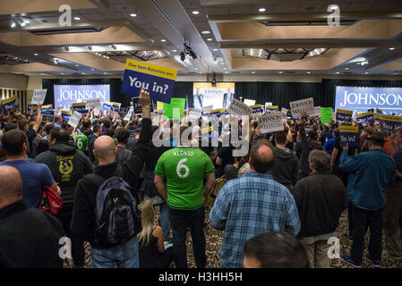 Johnson/soudure participants rallye présidentielles attendez que le candidat Libertarien Gary Johnson et Bill candidate à la vice-présidence pour arriver à souder le 17 septembre 2016 à Seattle, WA Banque D'Images