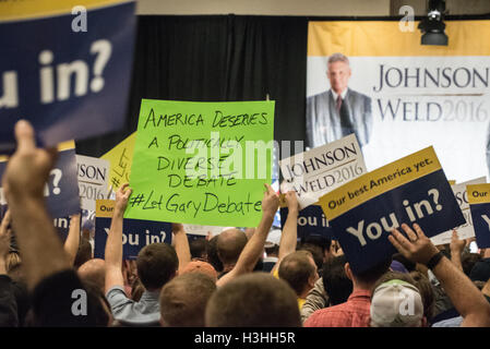 Johnson/soudure participants rallye présidentielles attendez que le candidat Libertarien Gary Johnson et Bill candidate à la vice-présidence pour arriver à souder le 17 septembre 2016 à Seattle, WA Banque D'Images